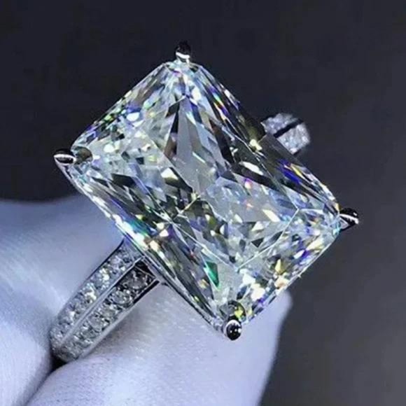 Jewelry - NEW 925 STERLING SILVER DIAMOND HALO RING, BEAUTIFUL RING, SHINY RING.